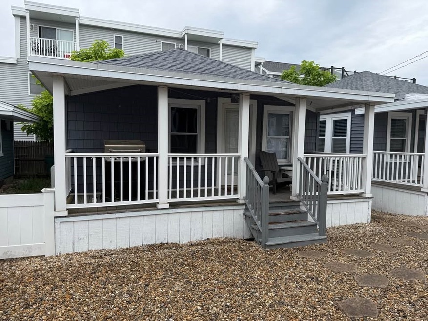 7 Dover Ave unit 3, Hampton, NH 03842 - photo 1