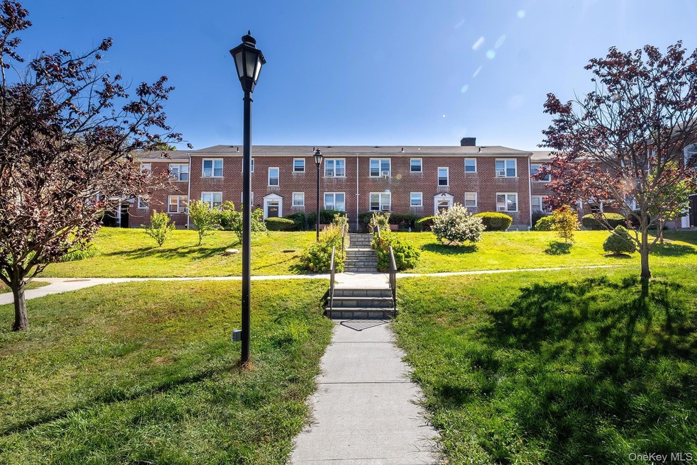 260 Church St unit 3E3, White Plains, NY 10603 - photo 1