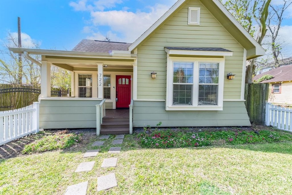 722 E 25th St, Houston, TX 77008 - photo 1