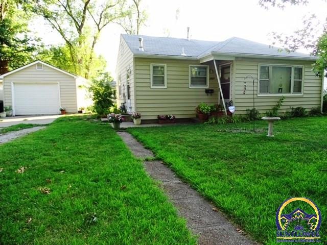 2537 SW Shunga Dr, Topeka, KS 66611 - photo 1
