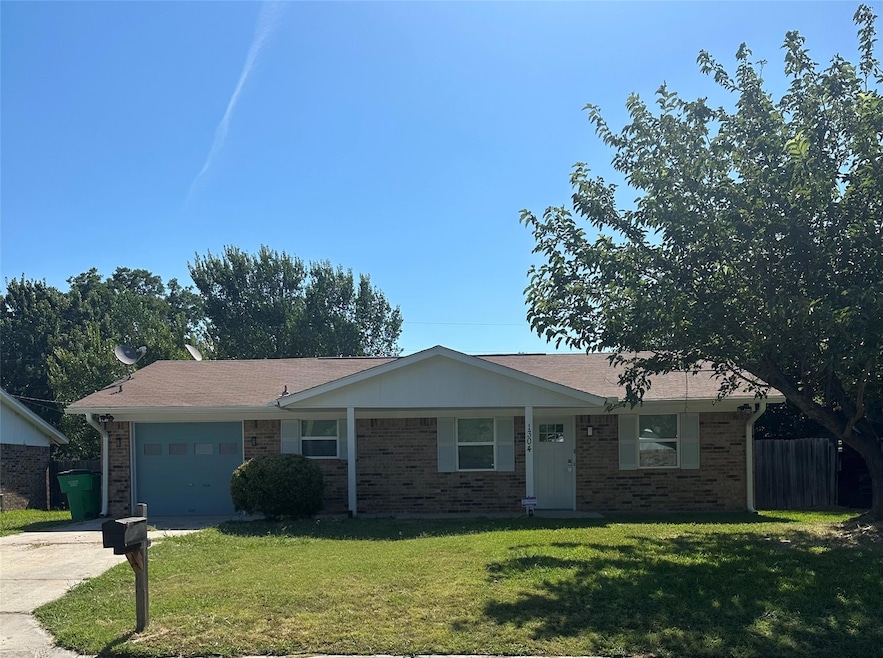 1304 Rebecca Dr, Gainesville, TX 76240 - photo 1