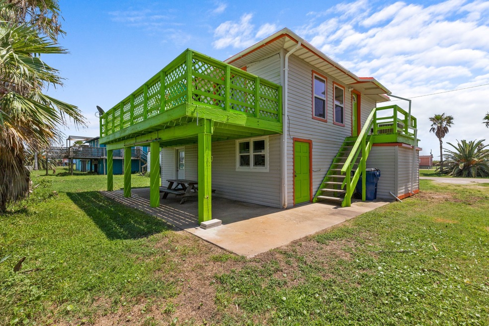 This upper and lower, 2-unit rental is super charm