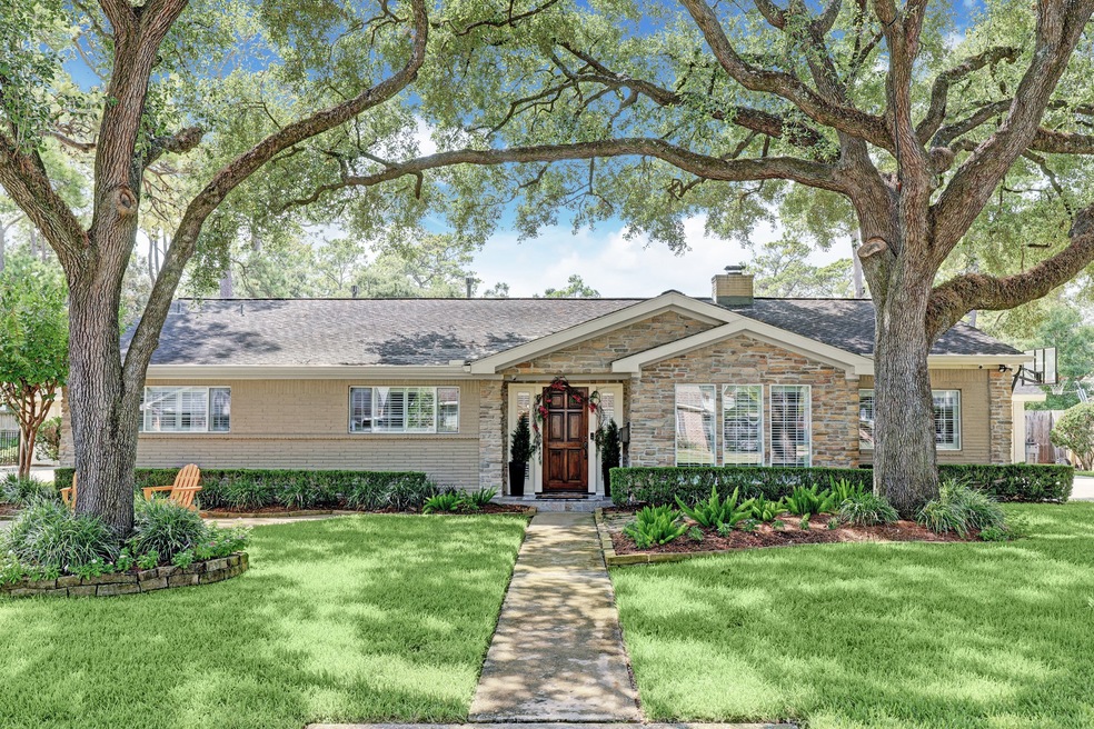 13907 Queensbury Ln, Houston, TX 77079 - photo 1