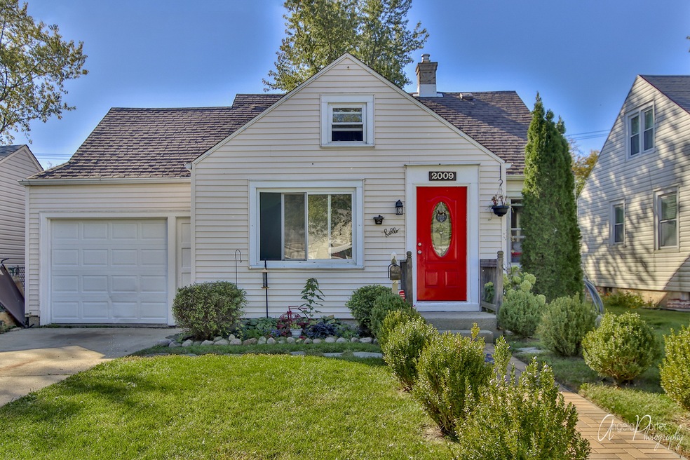 2009 Marshall Pkwy, Waukegan, IL 60085 - photo 1