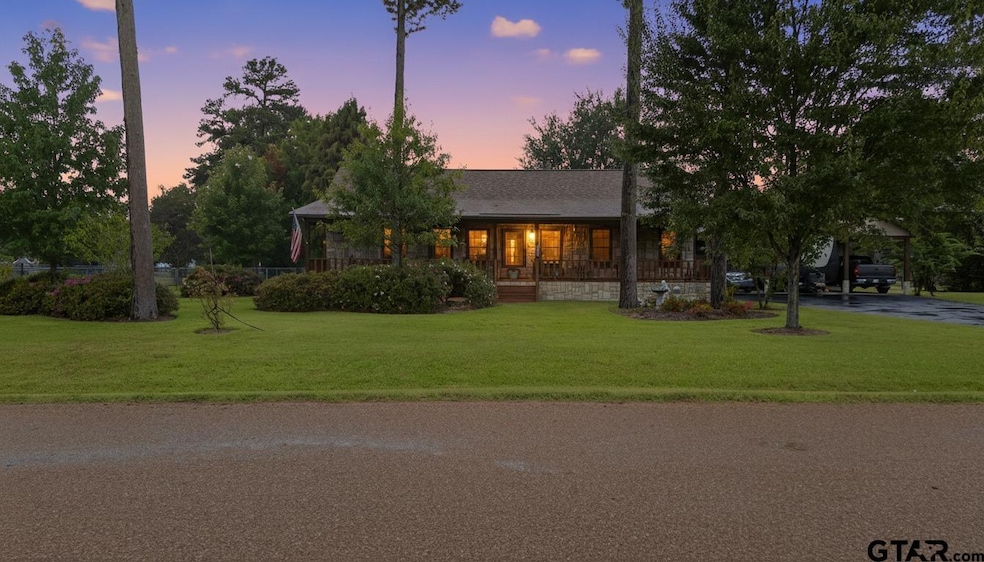 509 Wildewood Dr, Chandler, TX 75758 - photo 1