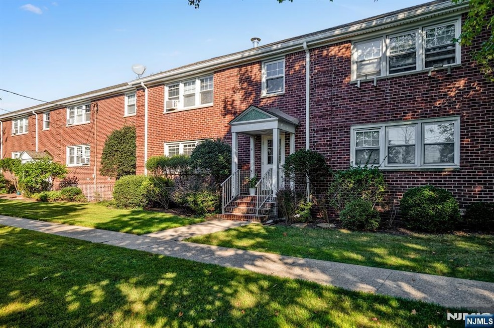 For Rent $2,400/month