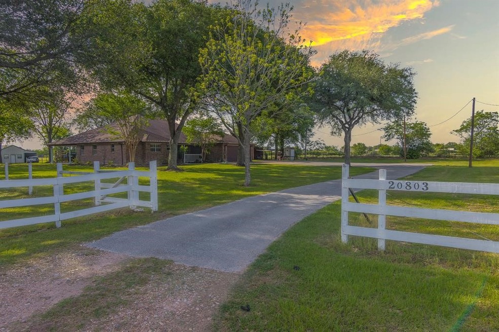 20803 Hay Meadow Ct, Waller, TX 77484 - photo 1