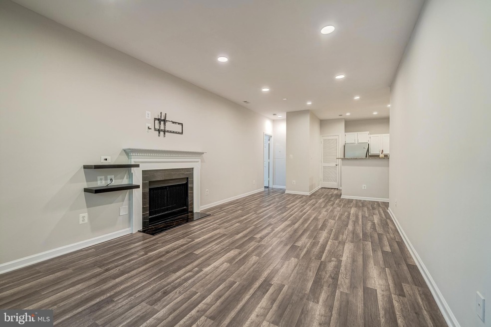 4408 Helmsford Ln unit 201, Fairfax, VA 22033 - photo 1