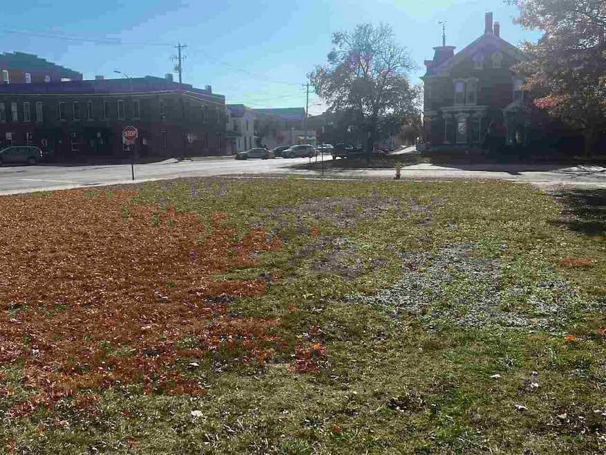 302 E Main St, Washington, IA 52353 - photo 1