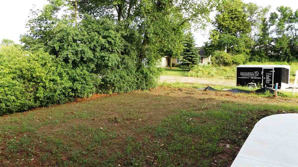 W5804 Hoelzel Way, Appleton, WI 54915 - photo 1