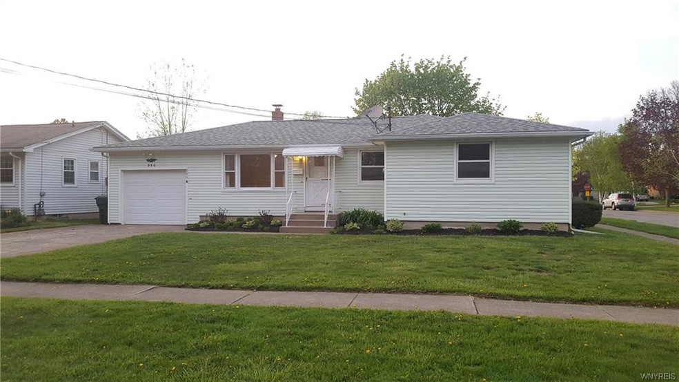 886 Remington Dr, North Tonawanda, NY 14120 - photo 1