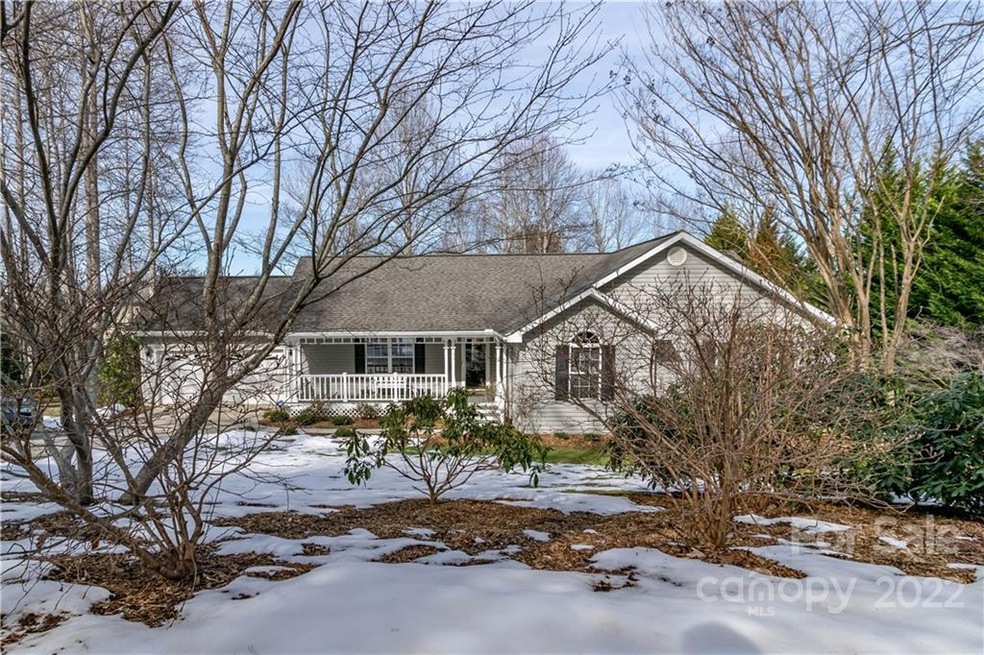 88 Buckeye Dr, Hendersonville, NC 28792 - photo 1