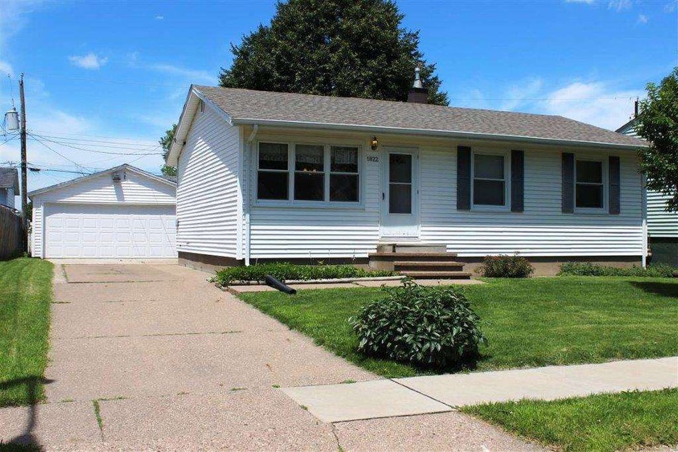1822 W 69th St, Davenport, IA 52806 - photo 1