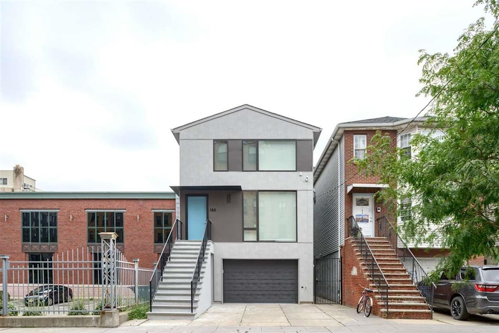 144 Morris St unit 1, Jersey City, NJ 07302 - photo 1