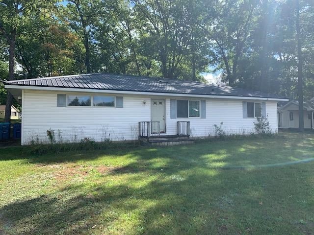 2520 Surrey Dr, Harrison, MI 48625 - photo 1