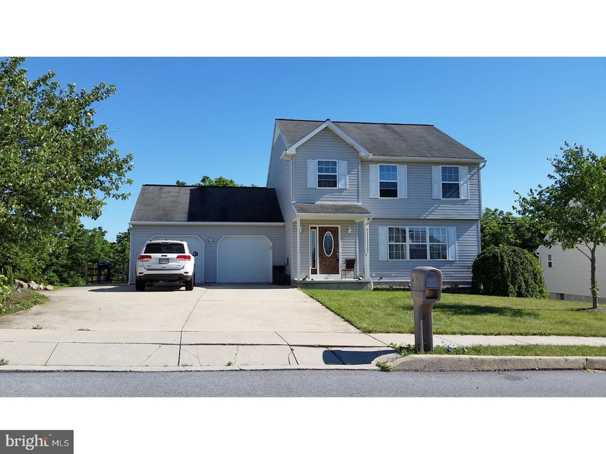 419 E 3rd St, Bernville, PA 19506 - photo 1