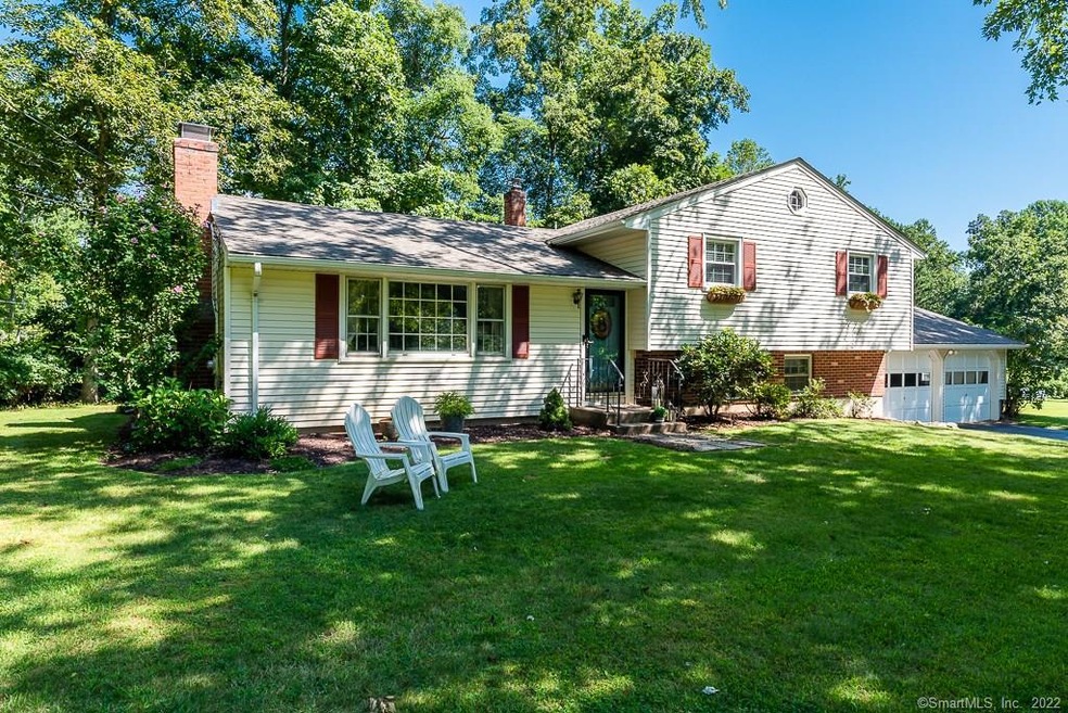 3 Heritage Cir, Clinton, CT 06413 - photo 1