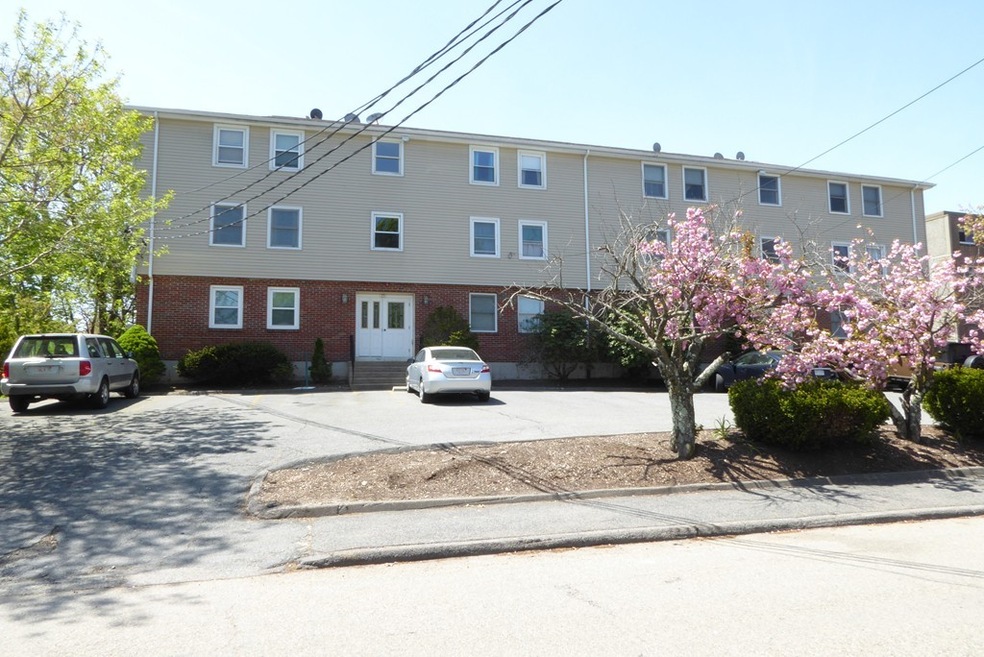 25 Rockland St unit 4, West Roxbury, MA 02132 - photo 1