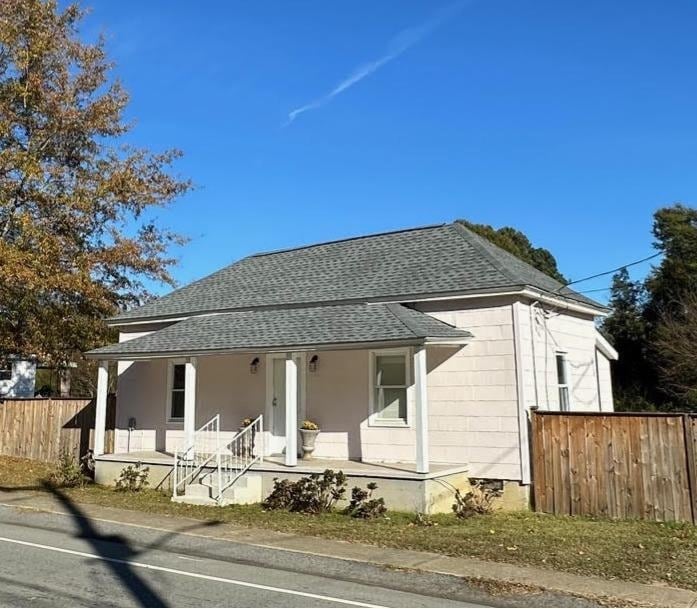 125 S Linda St, Cowpens, SC 29330 - photo 1