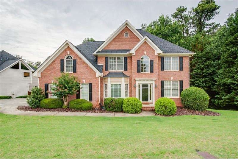 Beautiful sought after Lansfaire home