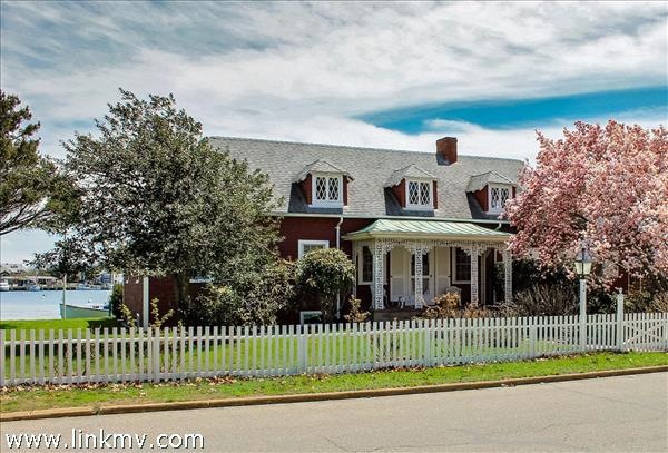 23 E Chop Dr, Oak Bluffs, MA 02568 - photo 1