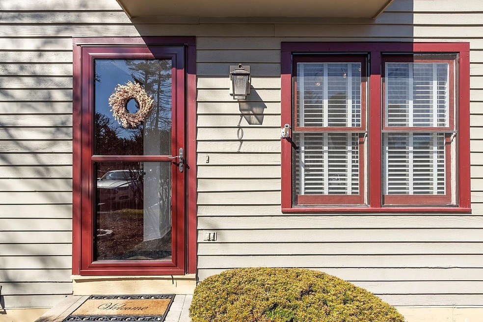 101 Bartemus Trail unit U481, Nashua, NH 03063 - photo 1