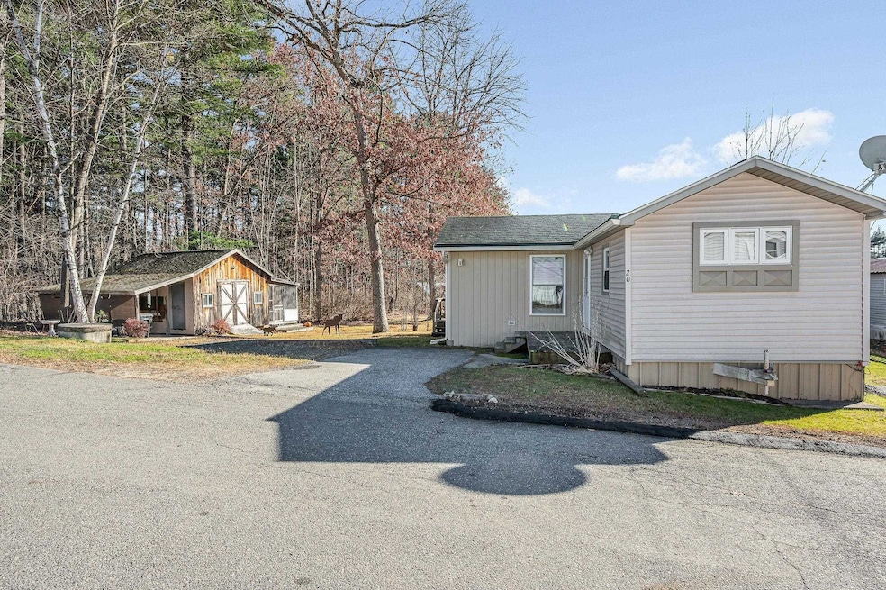 31 Page Rd unit 20, Litchfield, NH 03052 - photo 1