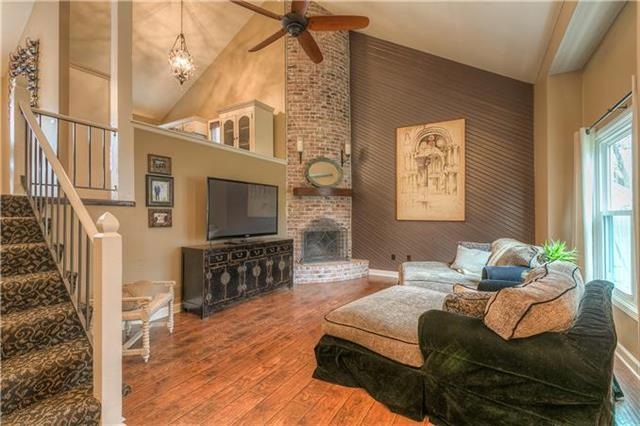 Welcome home to this incredibly updated front/back