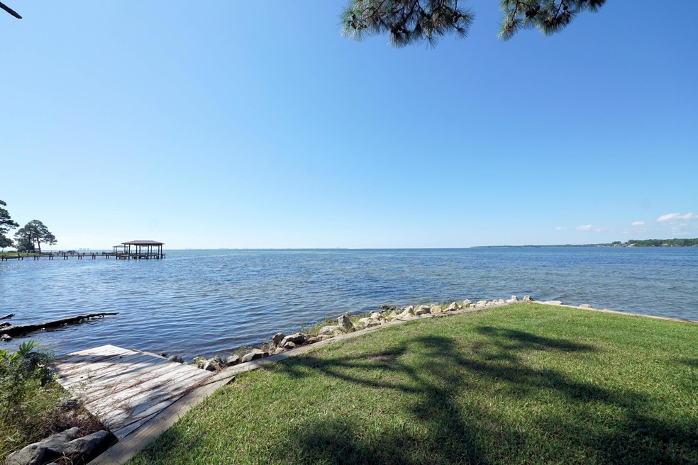 48 Marina Cove Dr unit 101, Niceville, FL 32578 - photo 1