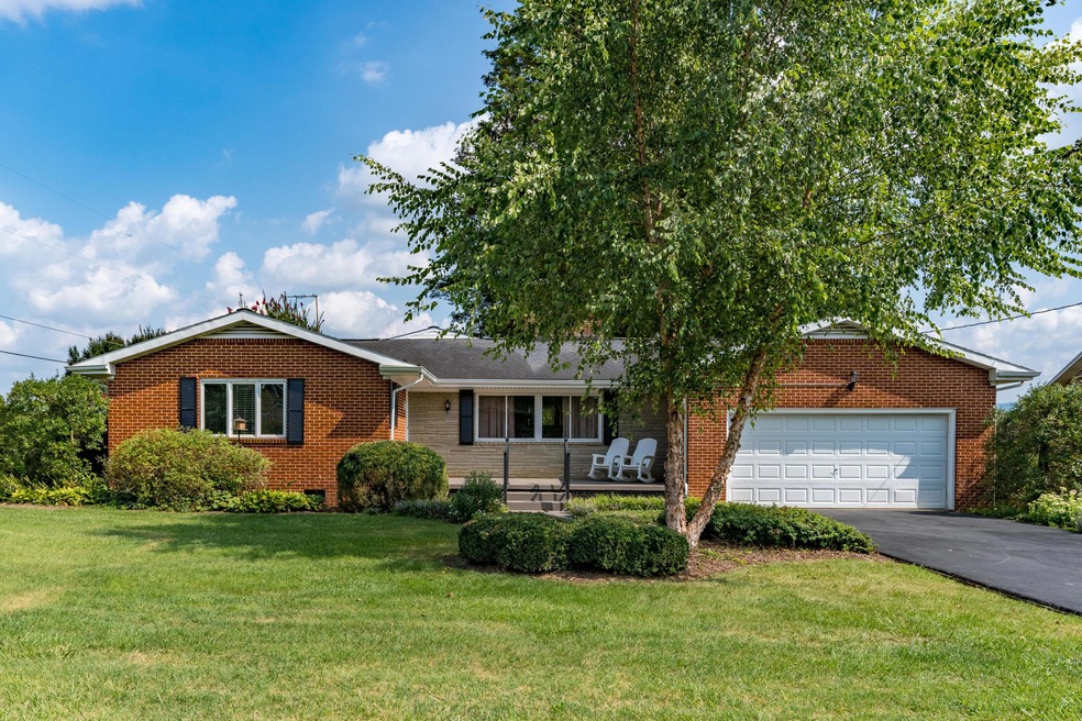 806 Ridgefield Dr, Johnson City, TN 37601 - photo 1