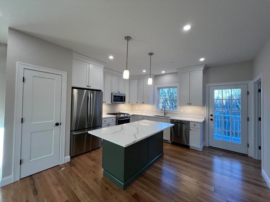 14 Juniper Ln unit 7, Portsmouth, NH 03801 - photo 1