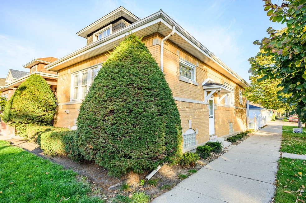 5300 W Wellington Ave, Chicago, IL 60641 - photo 1