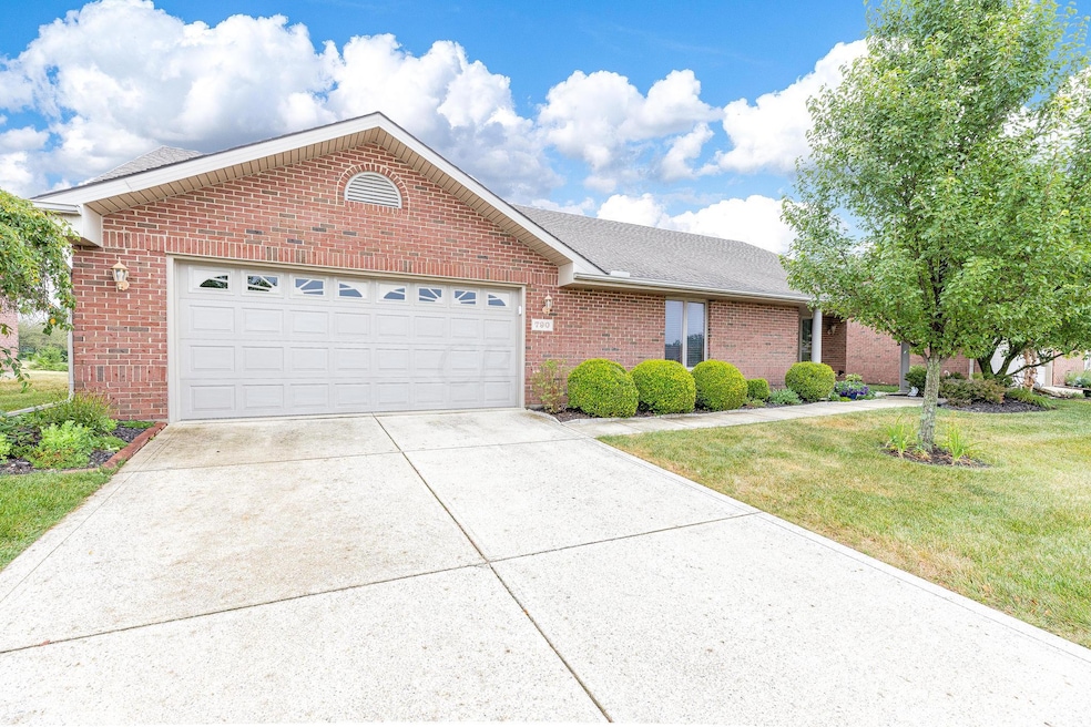 790 Stonebrook Dr unit 60, Marysville, OH 43040 - photo 1