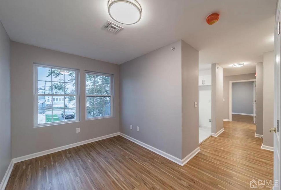 875 Port Reading Ave unit 2A, Woodbridge Township, NJ 07064 - photo 1