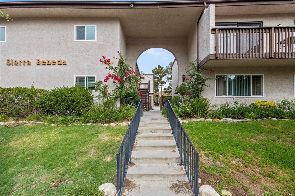 17847 Beneda Ln unit 13, Canyon Country, CA 91351 - photo 1
