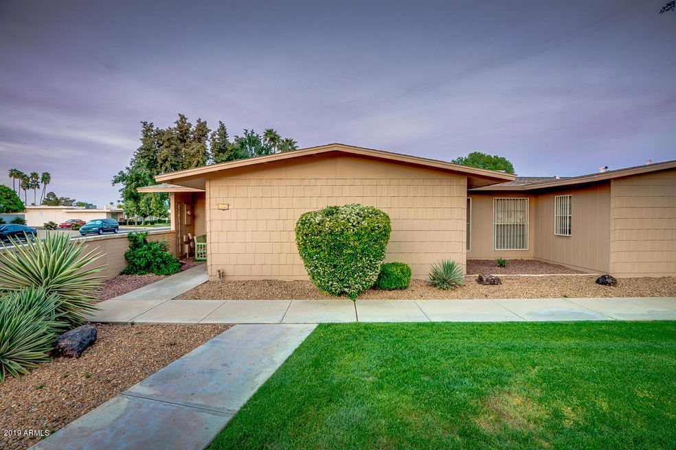 10547 W Palmeras Dr, Sun City, AZ 85373 - photo 1