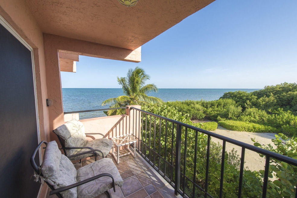 Balcony w/ ocean views