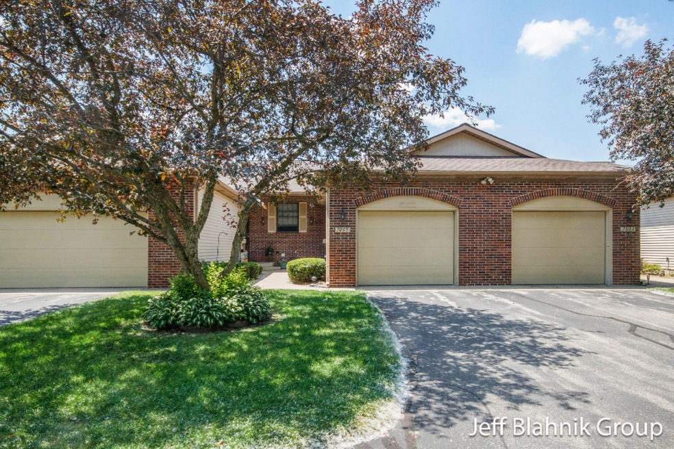 7005 E Springtree