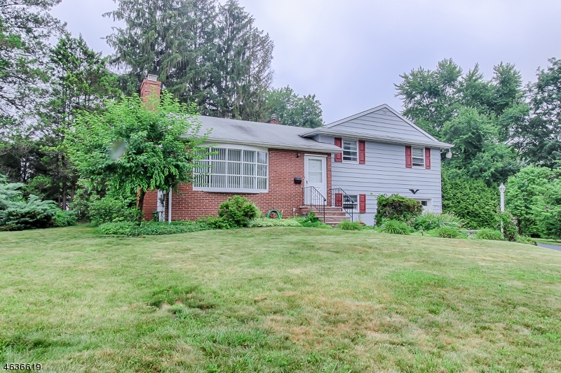 75 Crestview Dr, Parsippany, NJ 07054 - photo 1