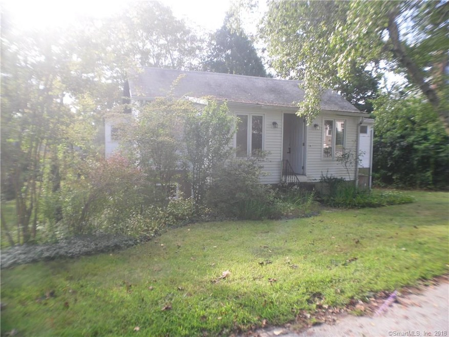 27 Central Ave, Niantic, CT 06357 - photo 1