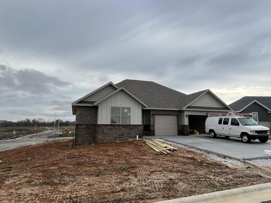 850 W Elmwood Cir, Nixa, MO 65714 - photo 1