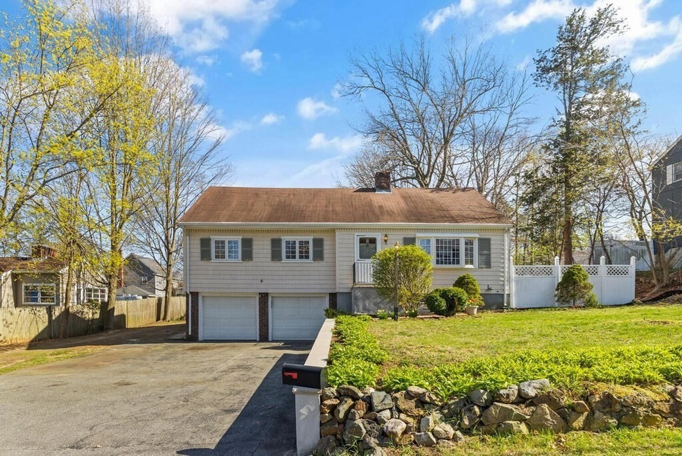 8 Wakefield St, Reading, MA 01867 - photo 1