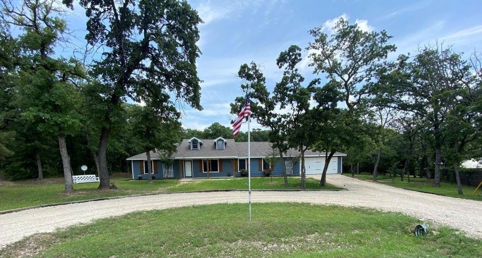 268 Oakley Cir, Weatherford, TX 76085 - photo 1