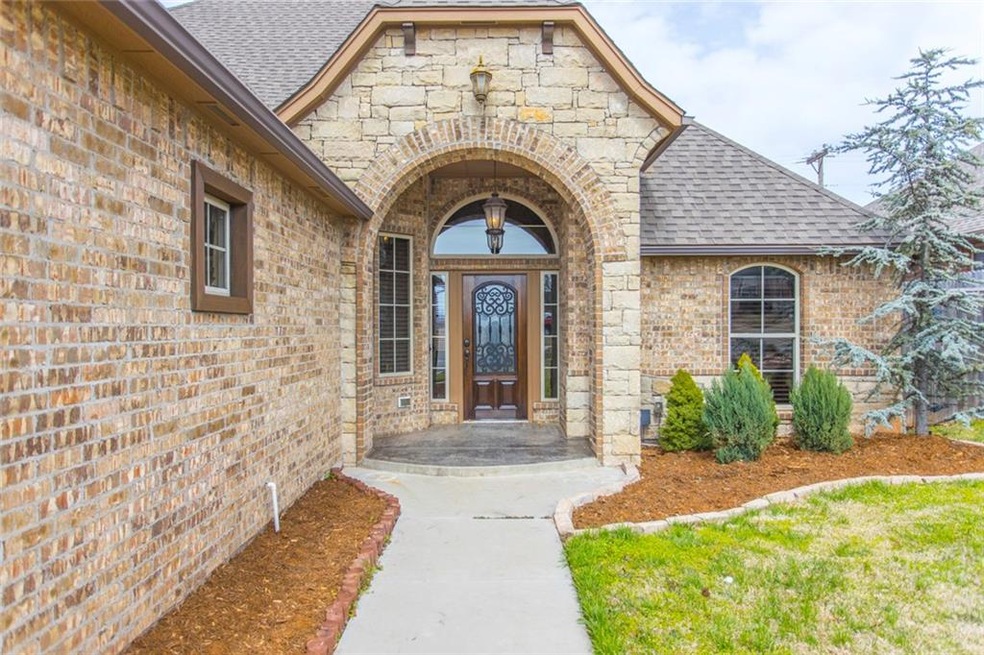 2721 SE 5th St, Moore, OK 73160 - photo 1