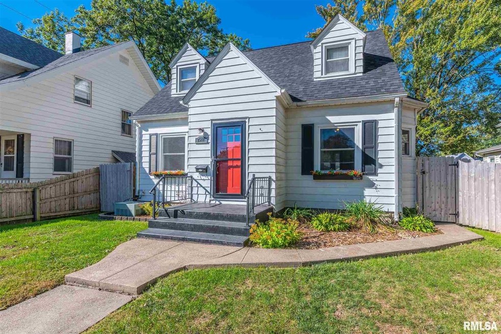 2547 5th St, Moline, IL 61265 - photo 1