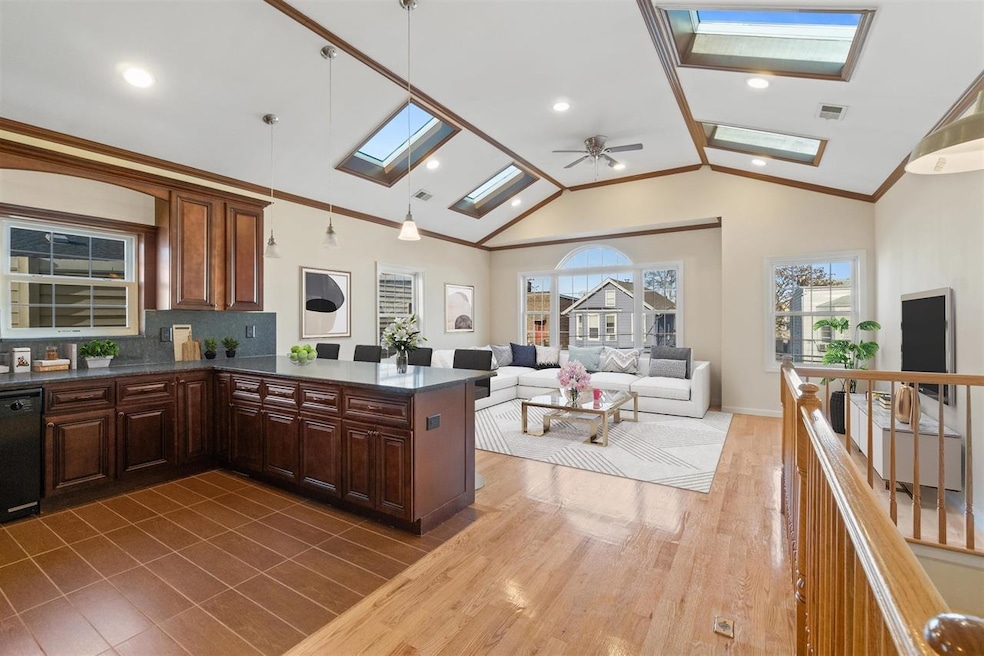 For Rent $2,800/month • Co-Listing Agent