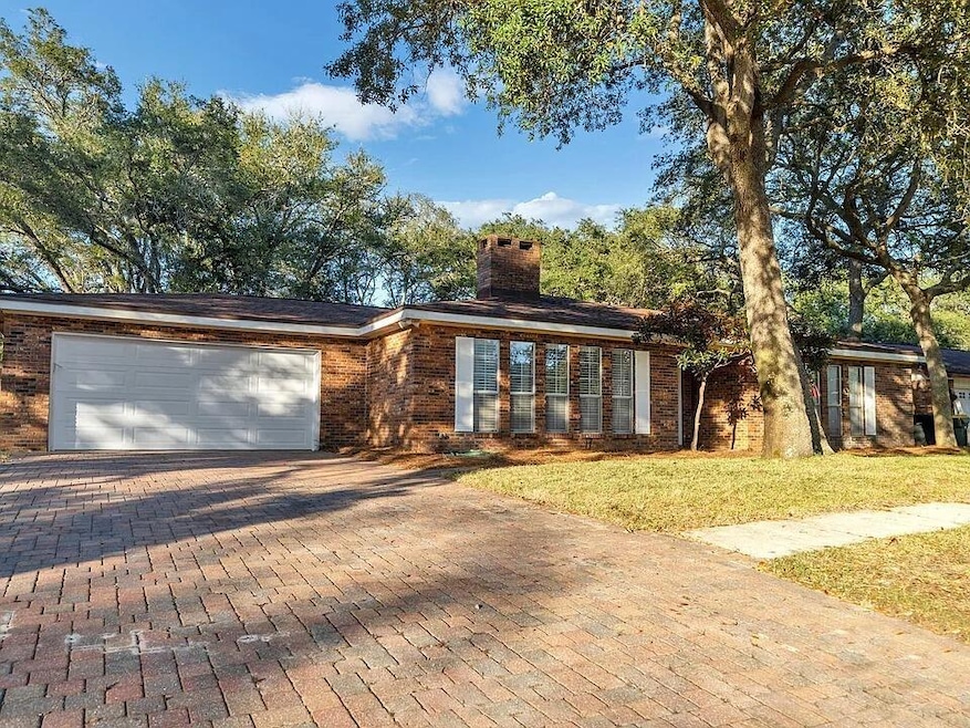 333 Shannon Ct NW, Fort Walton Beach, FL 32548 - photo 1