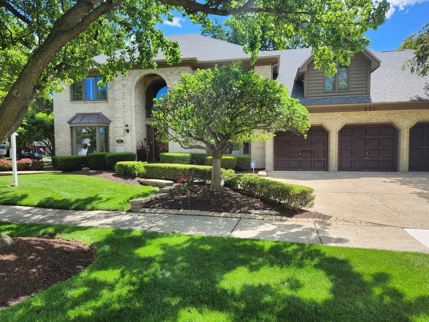 621 Balmoral Cir, Naperville, IL 60540 - photo 1