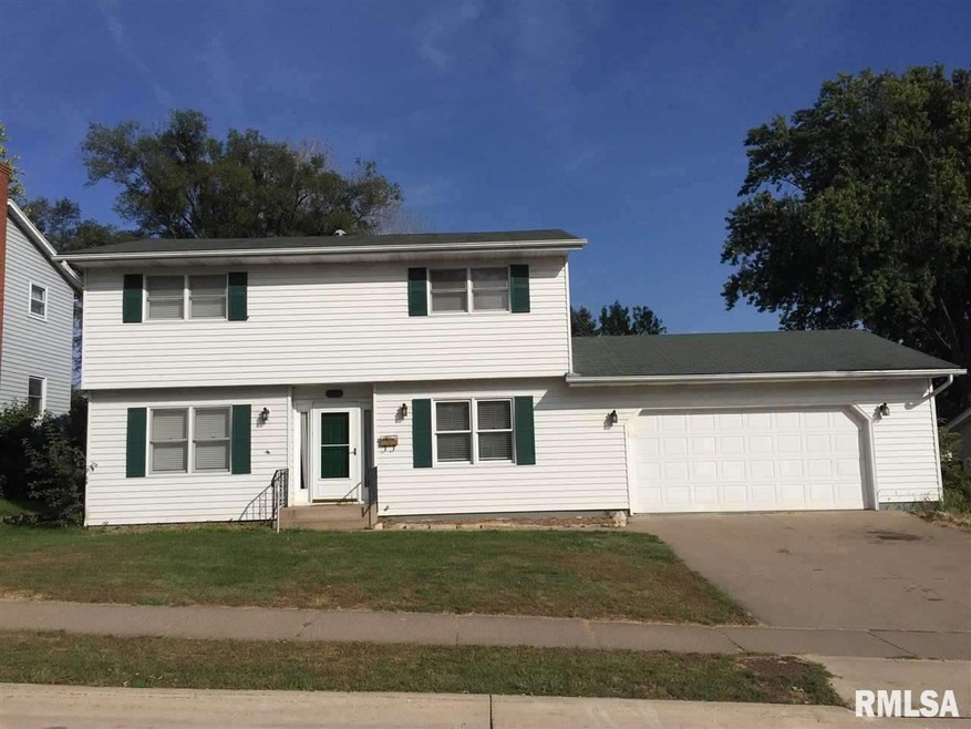 2711 Sycamore Terrace, Bettendorf, IA 52722 - photo 1