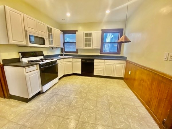 12 Sunset Rd unit 1, Somerville, MA 02144 - photo 1